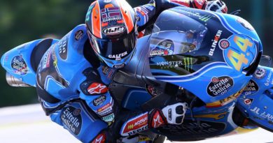 Canet wins red flagged Moto3 at Silverstone Canet wins red flagged Moto3 at Silverstone